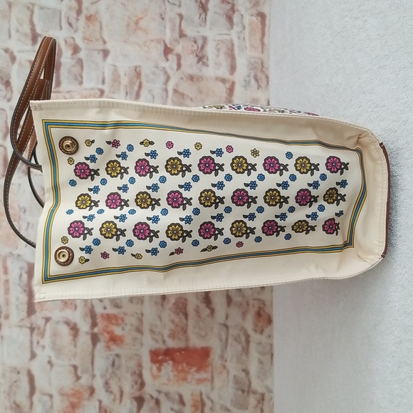 New Tory Burch Ella Printed Tote - Picture 4 of 13